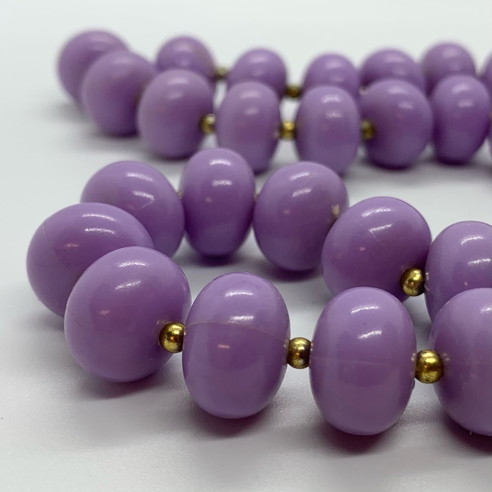 VINTAGE 1980’S PURPLE STATEMENT PUFF BEAD NECKLACE PLASTIC RETRO GOLD TONE 16”